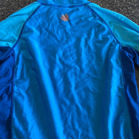 UV Skinz Rashguard - Picture 4 of 4